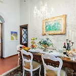 The Garden Along The Stream, Romantic Lejlighed Lucca