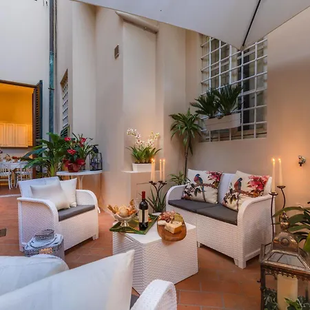 Apartamento The Garden Along The Stream, Romantic Lucca