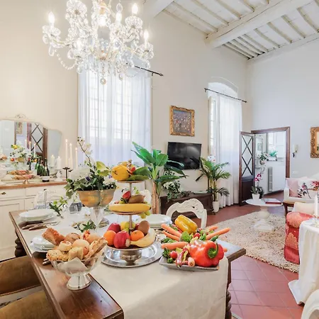 Apartamento The Garden Along The Stream, Romantic Lucca